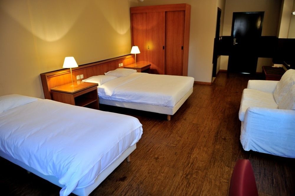 Escale Hotel Saint-Gilles Exteriör bild